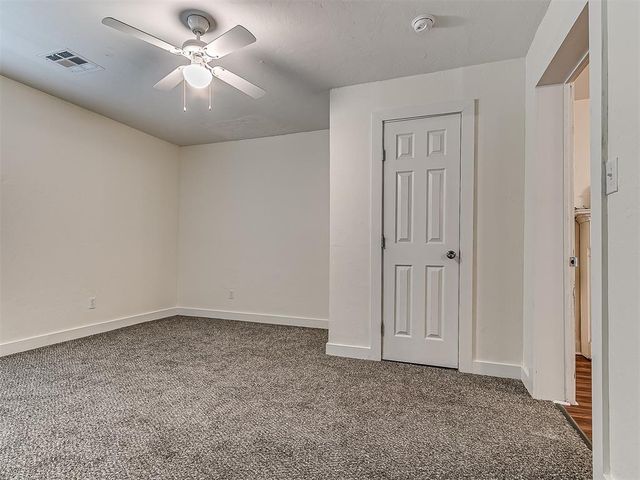 1218 W Noble Avenue, Guthrie, OK 73044