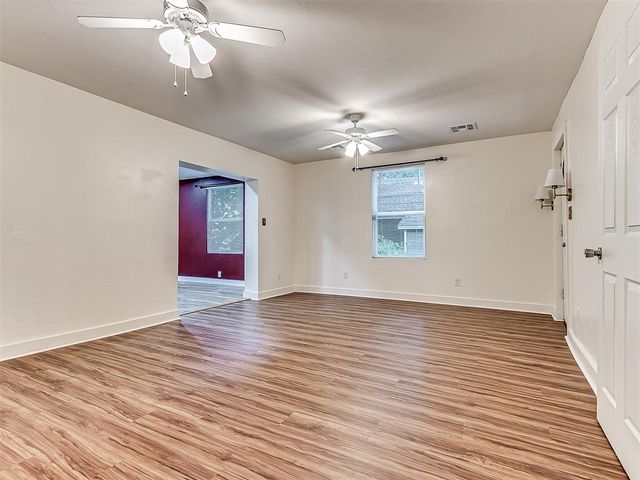 1218 W Noble Avenue, Guthrie, OK 73044