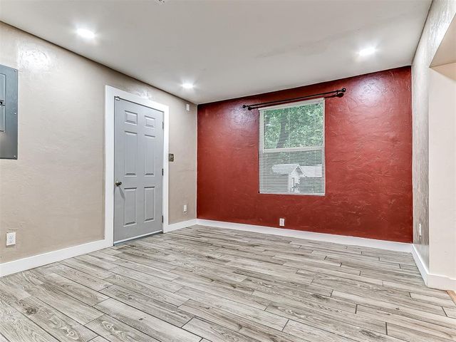 1218 W Noble Avenue, Guthrie, OK 73044