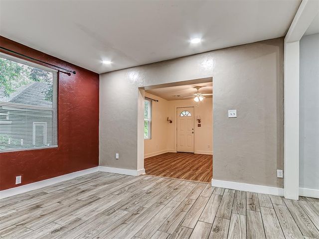 1218 W Noble Avenue, Guthrie, OK 73044
