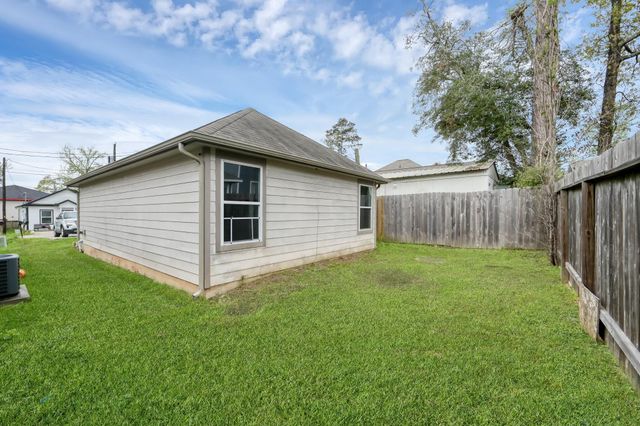 16618 E Hammon, Montgomery, TX 77316