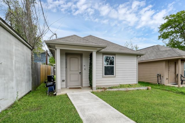 16618 E Hammon, Montgomery, TX 77316