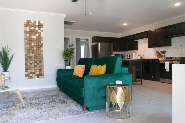 16618 E Hammon, Montgomery, TX 77316