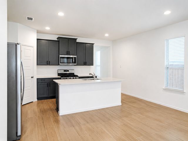 432 Silent Pond Park, Lavon, TX 75166