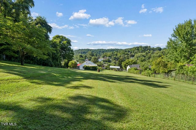 1020 Charity Hill Road, Elizabethton, TN 37643