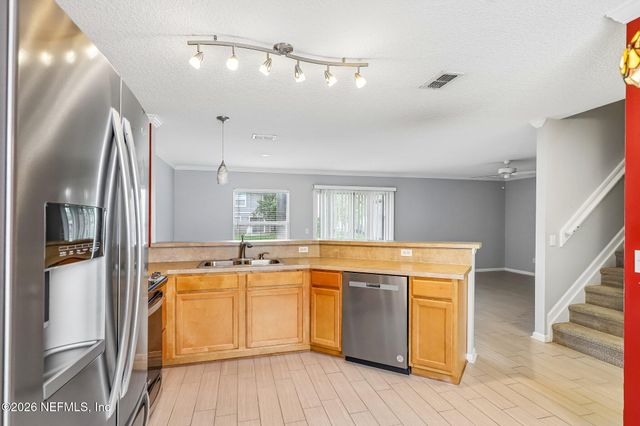 1665 VINELAND Circle B, Fleming Island, FL 32003