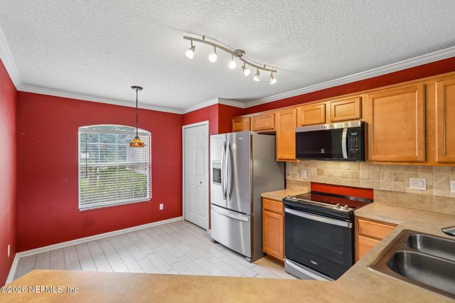1665 VINELAND Circle B, Fleming Island, FL 32003