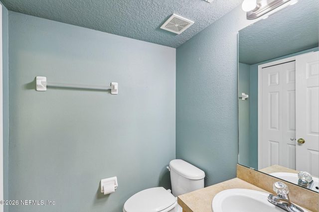 1665 VINELAND Circle B, Fleming Island, FL 32003