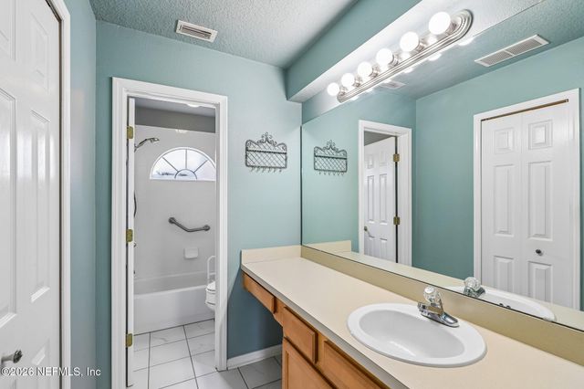 1665 VINELAND Circle B, Fleming Island, FL 32003