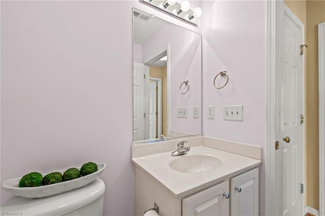 3925 Parkview Court, Winston-salem, NC 27127