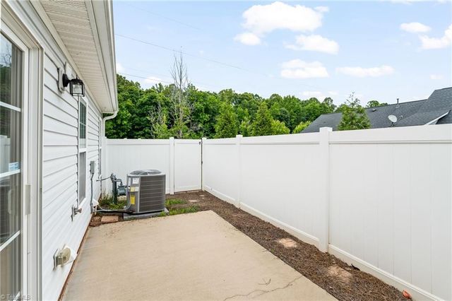 3925 Parkview Court, Winston-salem, NC 27127