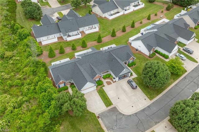 3925 Parkview Court, Winston-salem, NC 27127