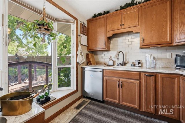 2714 South Columbus, Boise, ID 83705