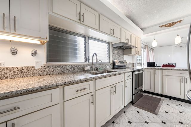 2421 Ala Wai Boulevard PH1, Honolulu, HI 96815