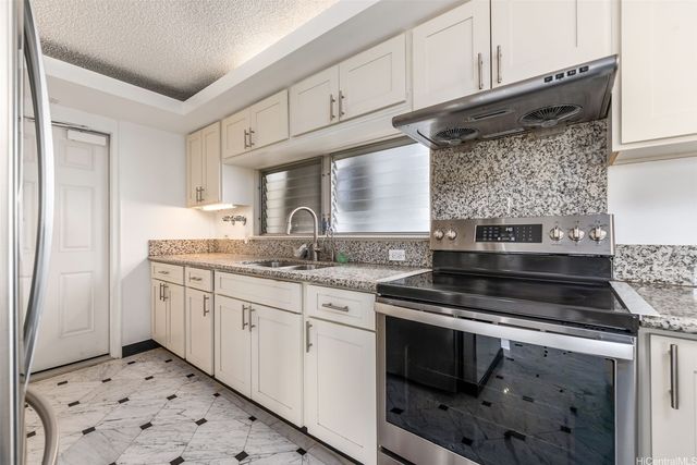 2421 Ala Wai Boulevard PH1, Honolulu, HI 96815