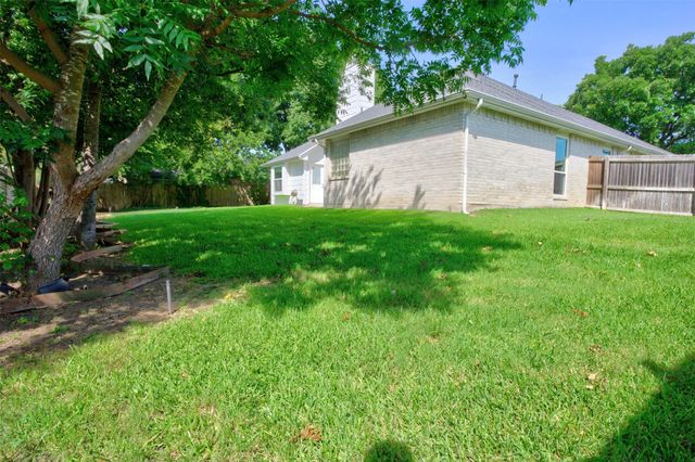 1005 Wilderness Trail, Crowley, TX 76036