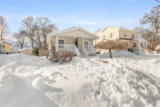 51 Sterling Rd, Brockton, MA 02301