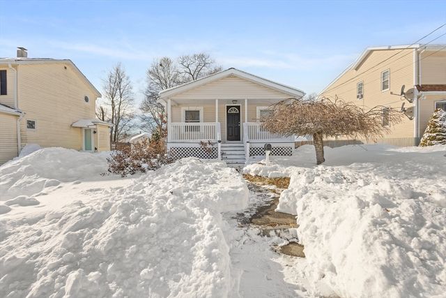 51 Sterling Rd, Brockton, MA 02301