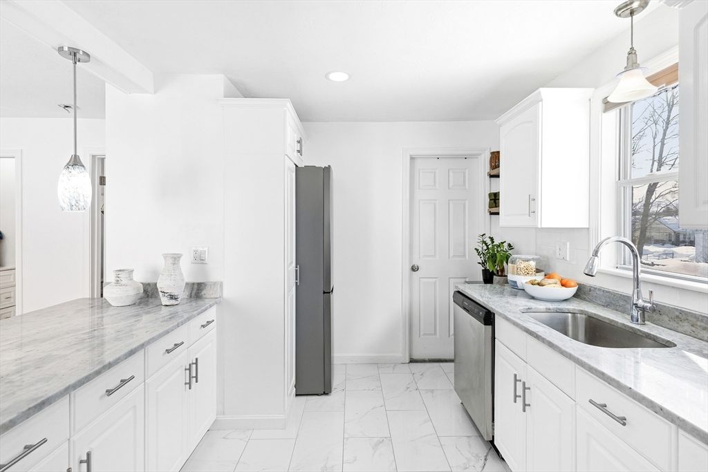 51 Sterling Rd, Brockton, MA 02301