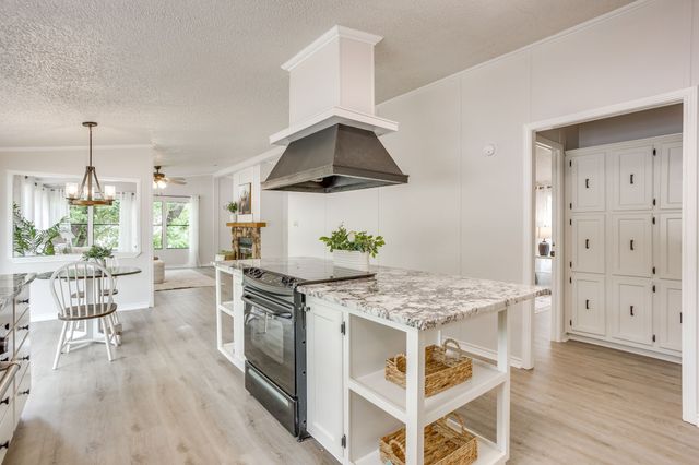 2600 Houston Court, Granbury, TX 76048