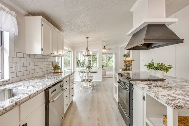 2600 Houston Court, Granbury, TX 76048