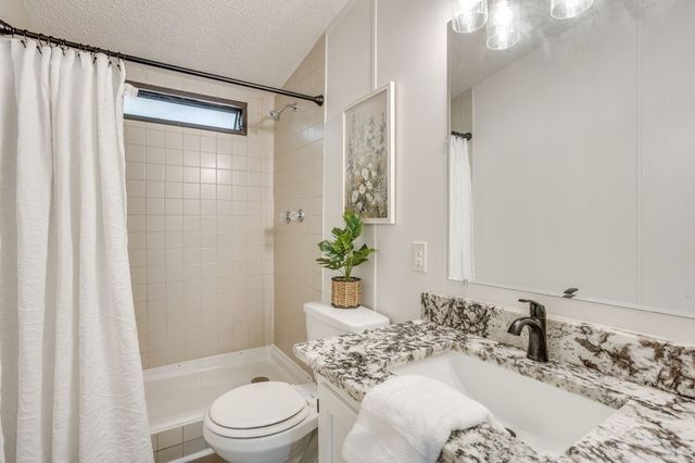 2600 Houston Court, Granbury, TX 76048