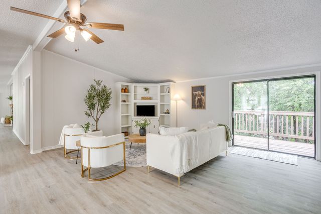 2600 Houston Court, Granbury, TX 76048
