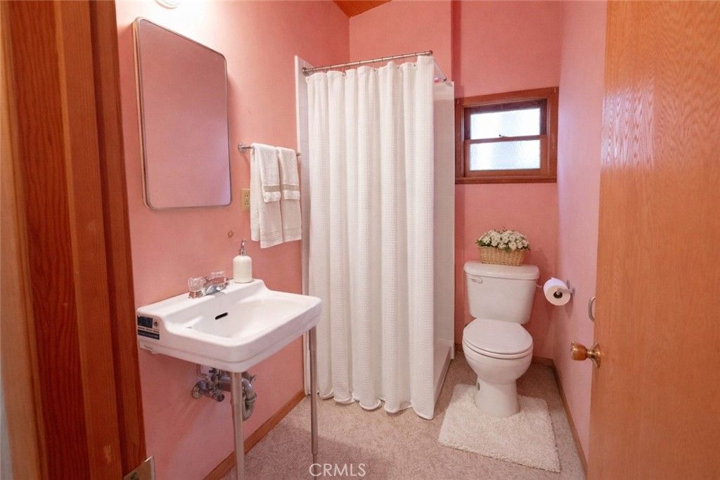 Image 10 of property listing at 23915 Wildwood, Crestline, CA 92325