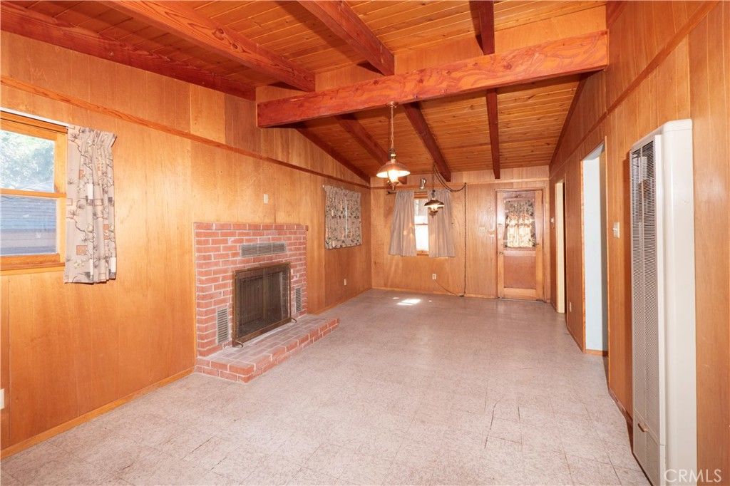 Image 16 of property listing at 23915 Wildwood, Crestline, CA 92325