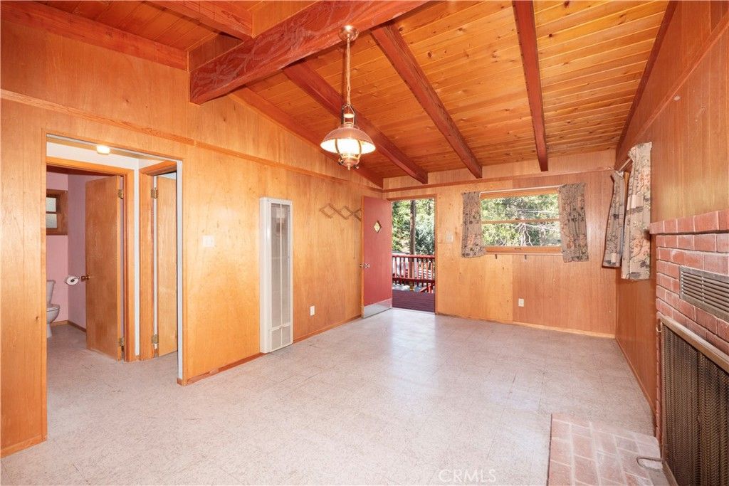 Image 17 of property listing at 23915 Wildwood, Crestline, CA 92325