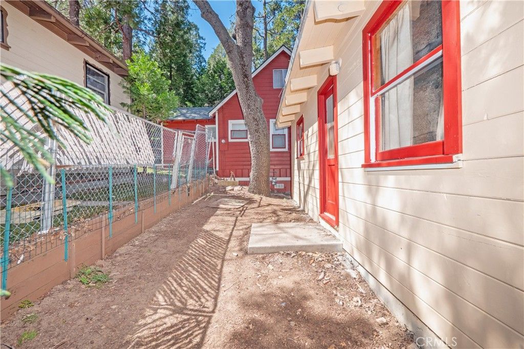 Image 28 of property listing at 23915 Wildwood, Crestline, CA 92325
