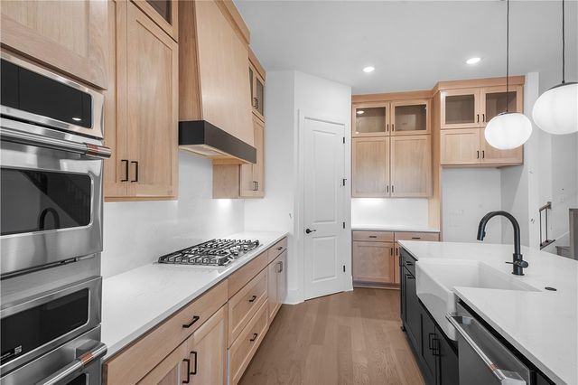 8801 W Comet Drive, Bentonville, AR 72713