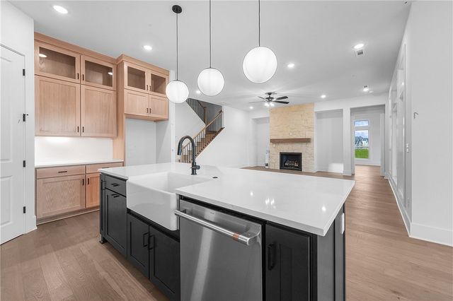 8801 W Comet Drive, Bentonville, AR 72713