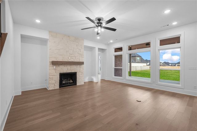 8801 W Comet Drive, Bentonville, AR 72713