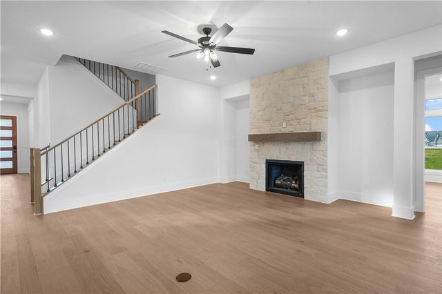 8801 W Comet Drive, Bentonville, AR 72713