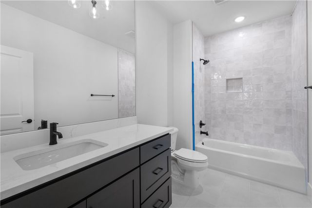 8801 W Comet Drive, Bentonville, AR 72713