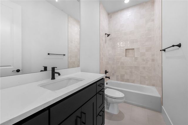 8801 W Comet Drive, Bentonville, AR 72713