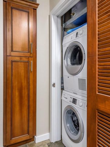 1812 West Avenue Ave 303, Austin, TX 78701