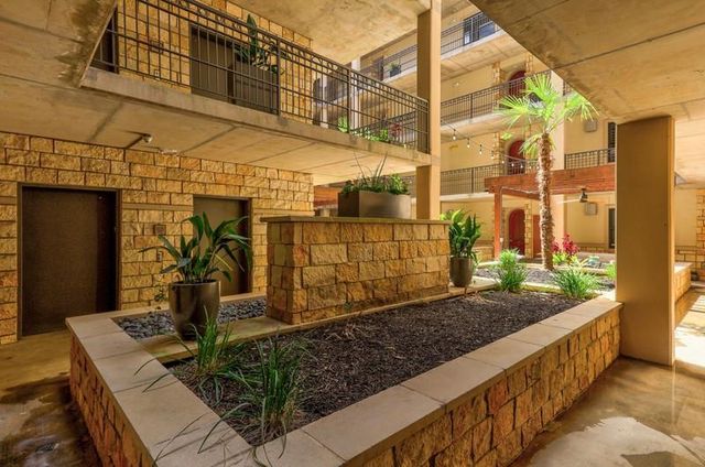 1812 West Avenue Ave 303, Austin, TX 78701