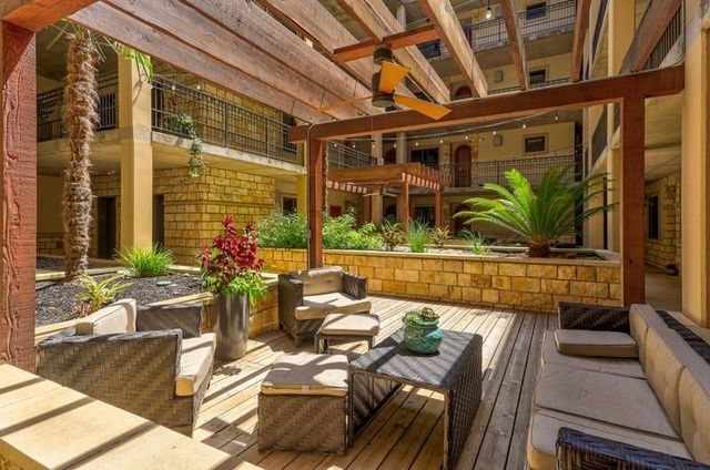 1812 West Avenue Ave 303, Austin, TX 78701