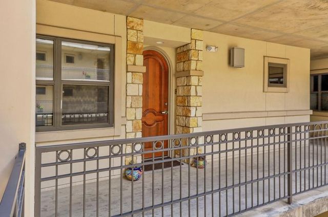 1812 West Avenue Ave 303, Austin, TX 78701