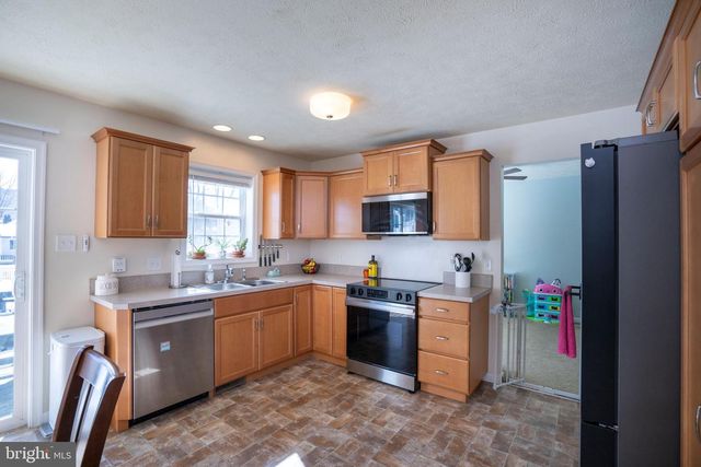 266 GWENEDD LN, Pleasant Gap, PA 16823