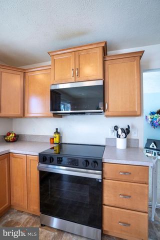 266 GWENEDD LN, Pleasant Gap, PA 16823