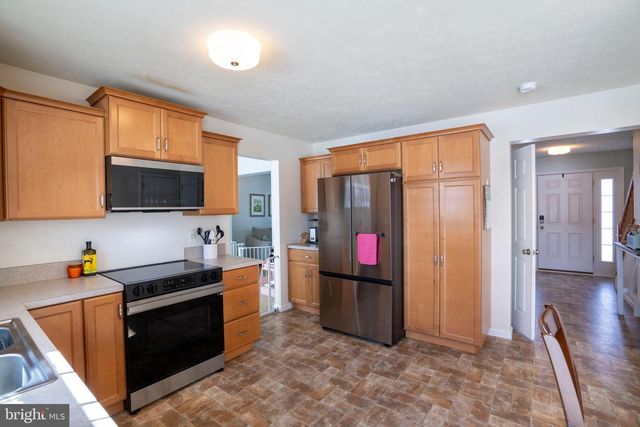 266 GWENEDD LN, Pleasant Gap, PA 16823