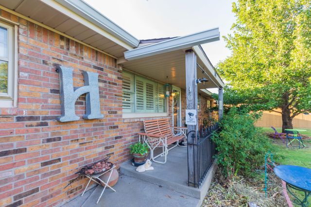 105 S Pratt Street, Claude, TX 79019