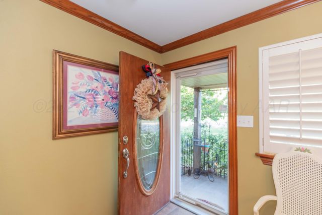 105 S Pratt Street, Claude, TX 79019