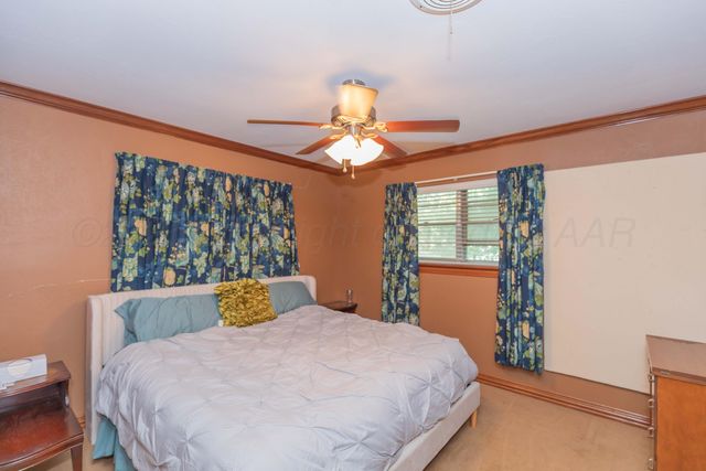 105 S Pratt Street, Claude, TX 79019