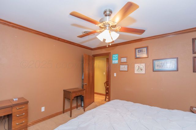 105 S Pratt Street, Claude, TX 79019