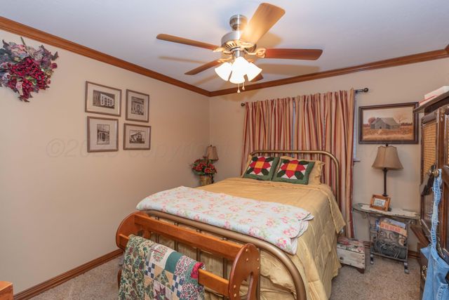 105 S Pratt Street, Claude, TX 79019