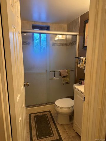 10 Oakwood Terrace 50, New Windsor, NY 12553